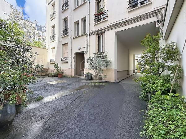 Daumesnil 2 pièces 25m2 dernier étage
