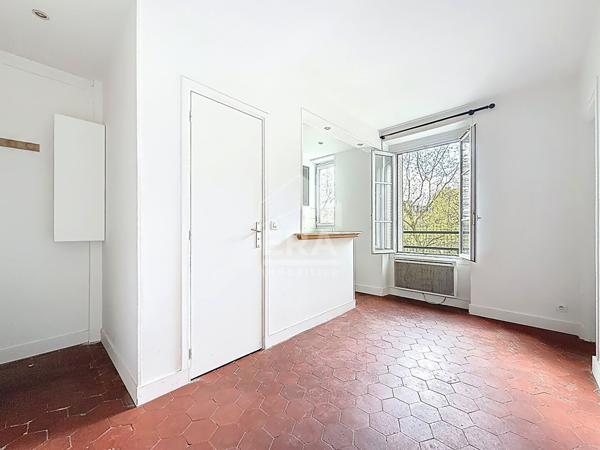 Daumesnil 2 pièces 25m2 dernier étage