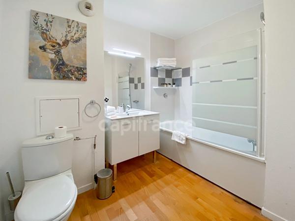 Dpt Ain (01), Investissement locatif pour LMNP- PREVESSIN MOENS appartement T3 meublé