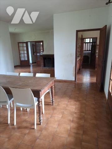 VIC-FEZENSAC, villa de construction traditionnelle  de 145m² + garage et sous-sol sur terrain de 174