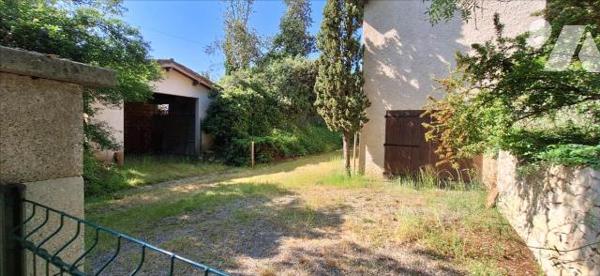 VIC-FEZENSAC, villa de construction traditionnelle  de 145m² + garage et sous-sol sur terrain de 174