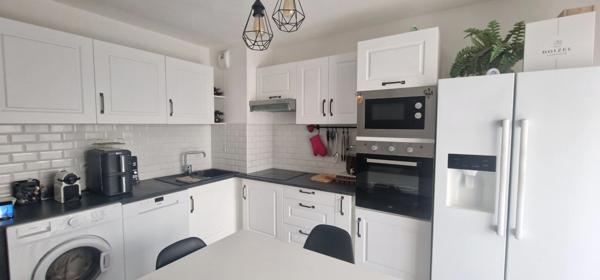 T2 CONTEMPORAIN AVEC TERRASSE!