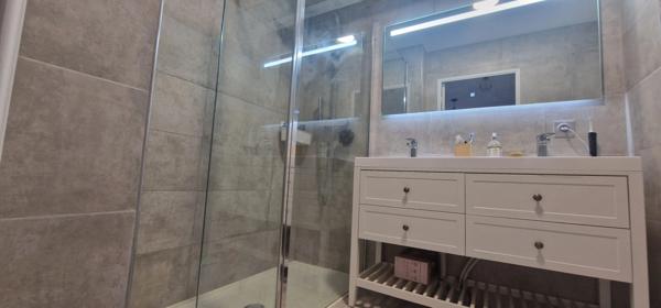 T2 CONTEMPORAIN AVEC TERRASSE!