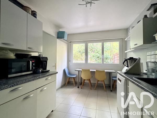 Maison à vendre 7 pièces 140 m² Saint-Julien-les-Villas