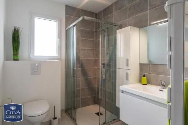 Appartement à louer 2 pièces 49.2m² Trouy (18570)
