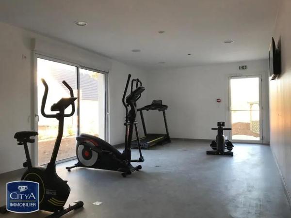 Appartement à louer 2 pièces 49.2m² Trouy (18570)