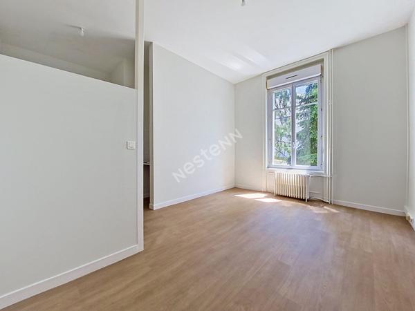 Bureau professionnel de 22m² - MAUVES SUR LOIRE