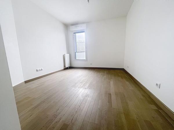 Appartement Issy Les Moulineaux 2 pièce(s) 47 m2 Récent, vue dégagée,lumineux, tramway T2