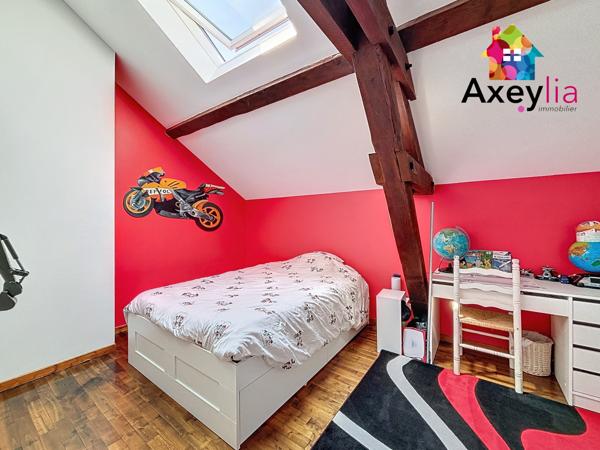 Marcigny (71110) A VENDRE - SECTEUR MARCIGNY - MAISON DE FAMILLE SUR TERRAIN AVEC DEPENDANCES ET PISCINE