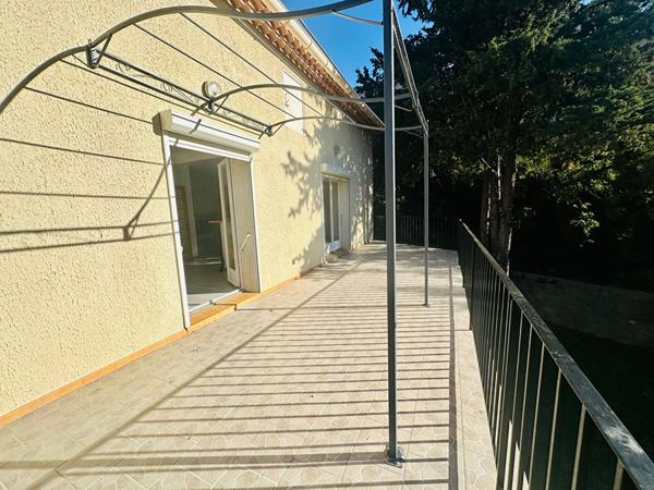 MONTAGNAC villa de 131 m² avec jardin arboré et grand garage de 95m²