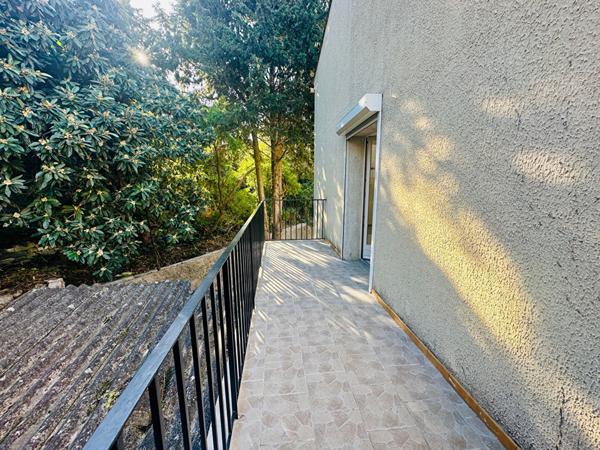 MONTAGNAC villa de 131 m² avec jardin arboré et grand garage de 95m²