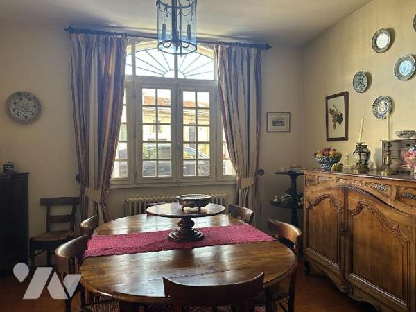 A vendre à MERIGNAC Mondésir (33700), limite saint Augustin et Caudéran, une maison bourgeoise ...