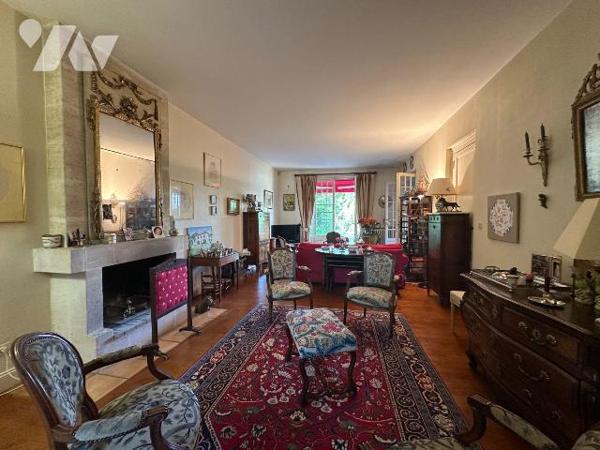 A vendre à MERIGNAC Mondésir (33700), limite saint Augustin et Caudéran, une maison bourgeoise ...