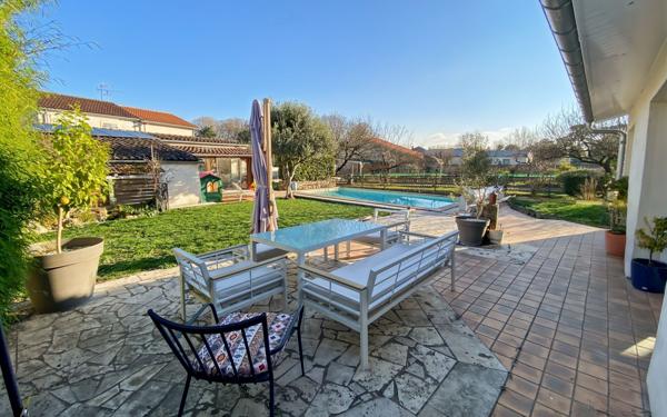 Maison à vendre    6 pièces • 170,85 m2 Layrac