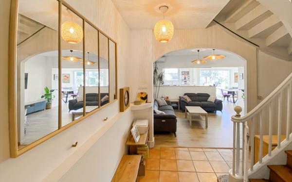 Maison à vendre    6 pièces • 170,85 m2 Layrac