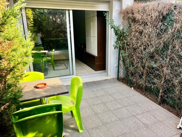 Studio avec 12m2 de terrasse à 200m du port et de la mer