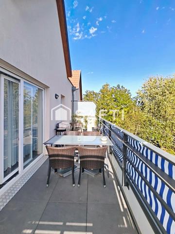Grand F2 de 56 m² en dernier étage avec terrasse , garage et parking