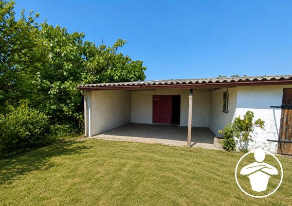 Vente                                                      Terrain
                        
                                         1004 m2                     à Roquefort