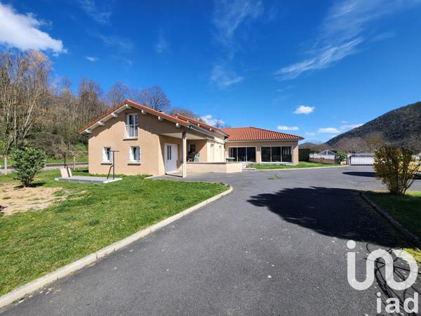 Maison d’architecte 6 pièces de 236 m² à Lavoûte-sur-Loire (43800)