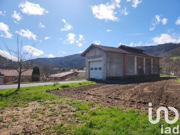 Maison d’architecte 6 pièces de 236 m² à Lavoûte-sur-Loire (43800)