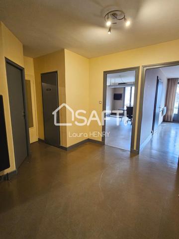 Appartement à rénover avec balcon vue sur le Quai de Londres !