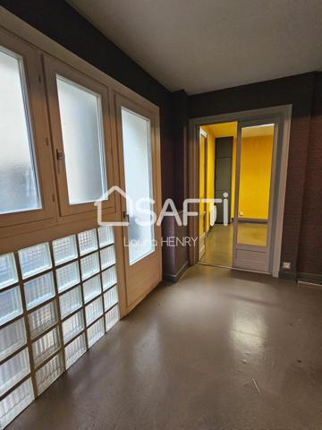 Appartement à rénover avec balcon vue sur le Quai de Londres !