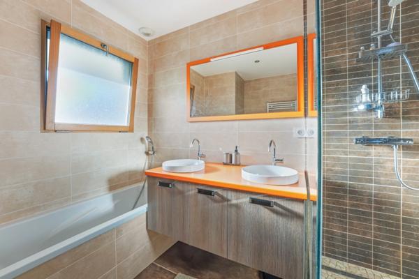 Maison à vendre 6 pièces DIVONNE LES BAINS (01)