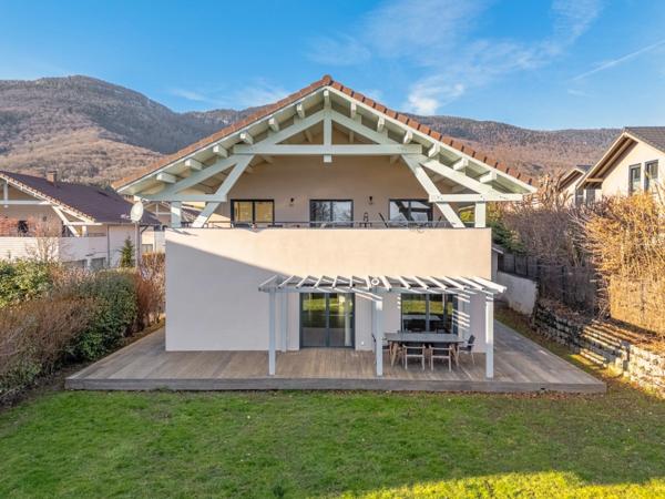 Maison à vendre 6 pièces DIVONNE LES BAINS (01)