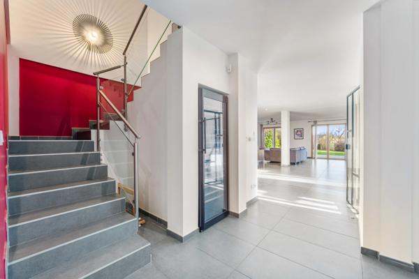 Maison à vendre 6 pièces DIVONNE LES BAINS (01)