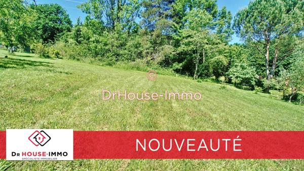 Terrain à vendre de 1 074 m²