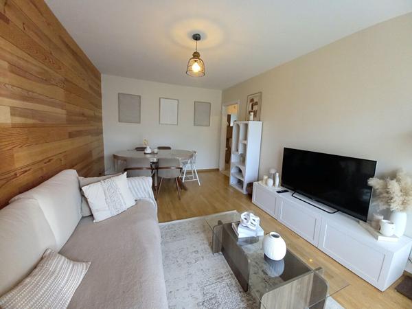 Appartement traversant Est Ouest, centre ville proche de toutes commodites