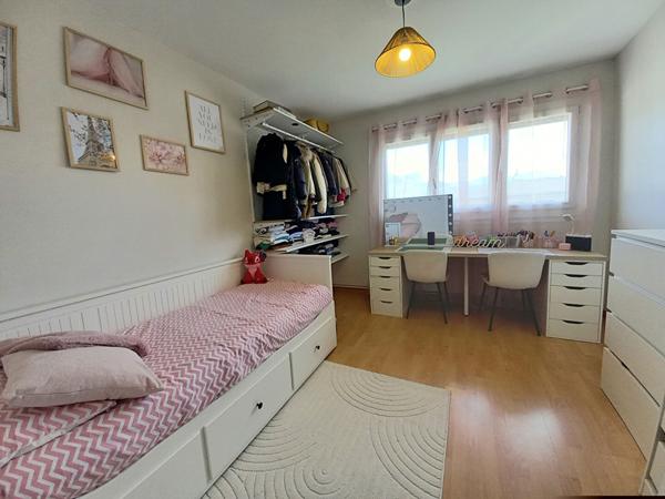 Appartement traversant Est Ouest, centre ville proche de toutes commodites