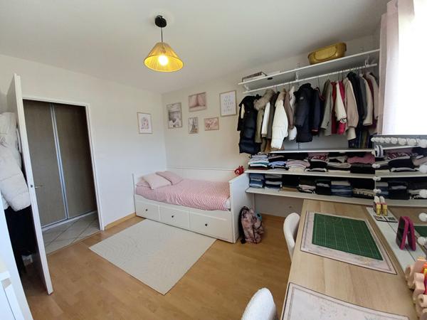 Appartement traversant Est Ouest, centre ville proche de toutes commodites