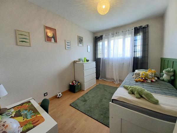 Appartement traversant Est Ouest, centre ville proche de toutes commodites