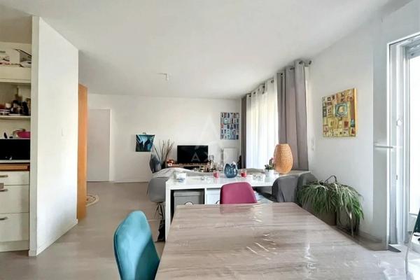 Appartement  T4-80 m2 avec 3 chambres, salon exposé S/O,dans immueble 2018 avec ascenseur,  garage- quartier BEAUREGARD à Rennes