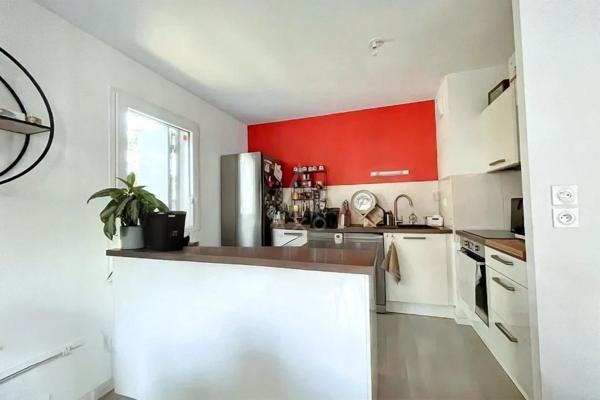 Appartement  T4-80 m2 avec 3 chambres, salon exposé S/O,dans immueble 2018 avec ascenseur,  garage- quartier BEAUREGARD à Rennes