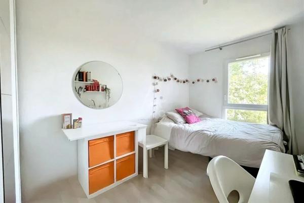 Appartement  T4-80 m2 avec 3 chambres, salon exposé S/O,dans immueble 2018 avec ascenseur,  garage- quartier BEAUREGARD à Rennes
