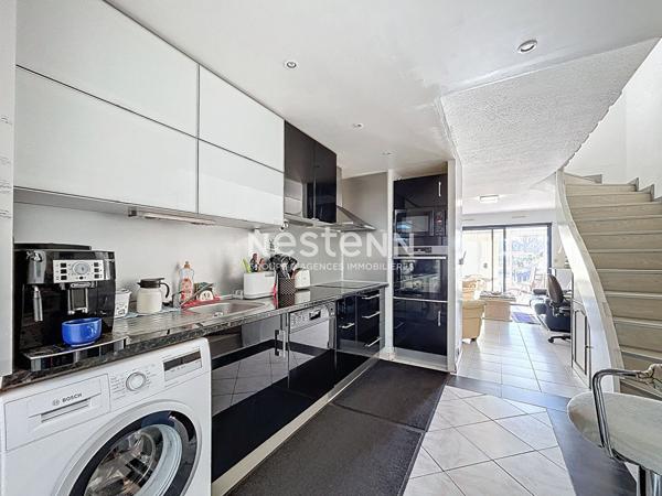 Marina lumineuse en duplex avec garage et parking sans copropriete