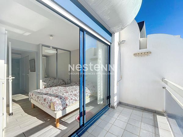 Marina lumineuse en duplex avec garage et parking sans copropriete