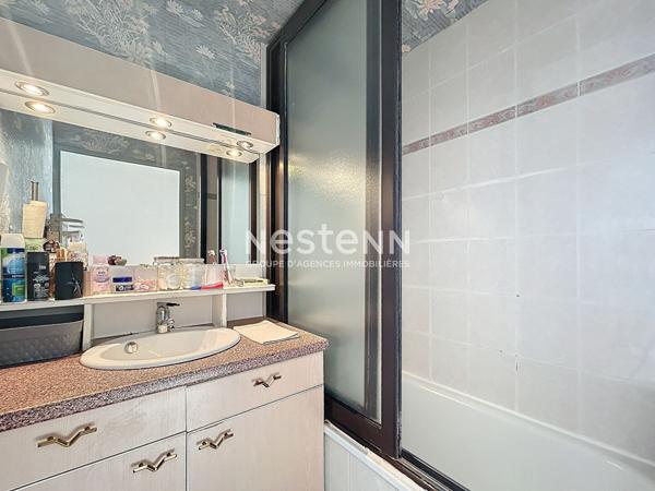 Marina lumineuse en duplex avec garage et parking sans copropriete