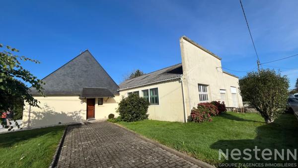 Au coeur de Pluvigner, maison avec chambre au rez-de-chaussée et grand hangar