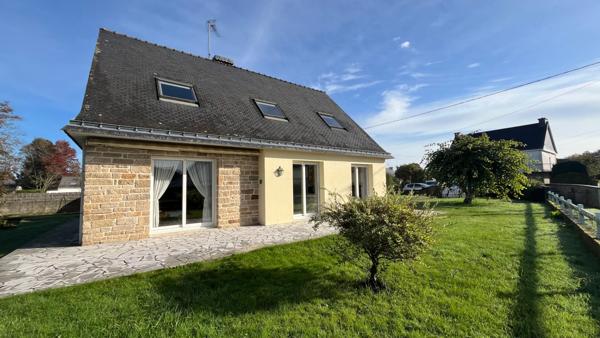 Au coeur de Pluvigner, maison avec chambre au rez-de-chaussée et grand hangar