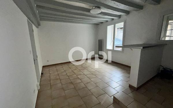 Appartement à louer    1 pièce •  Arpajon