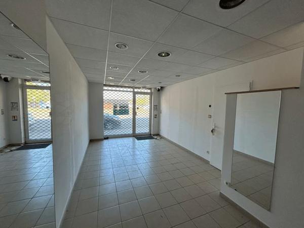 Local commercial 1 pièce T1 F1 61.2 m² à Montauban 7, RUE DOCTEUR ALIBERT 82000 à louer