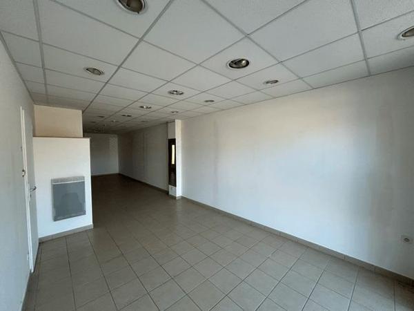 Local commercial 1 pièce T1 F1 61.2 m² à Montauban 7, RUE DOCTEUR ALIBERT 82000 à louer