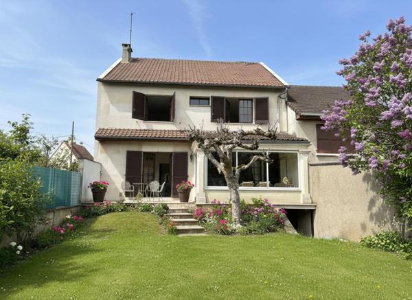 Maison familiale de 117 m2 avec 4 chambres + annexe de 38m2