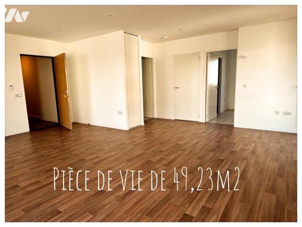 Appartement NEUF situé au dernier étage avec terrasse/balcon et garage PMR
