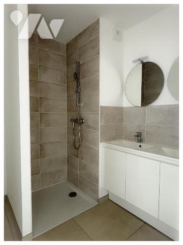 Appartement NEUF situé au dernier étage avec terrasse/balcon et garage PMR