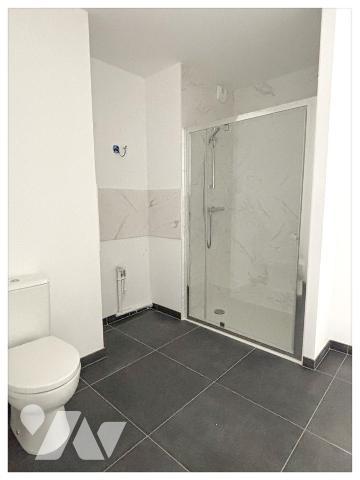 Appartement NEUF situé au dernier étage avec terrasse/balcon et garage PMR