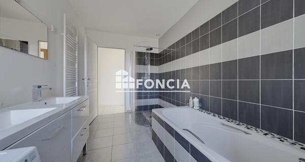 À vendre Maison 5 pièces 126 m² - Ambarès-et-lagrave 33440
